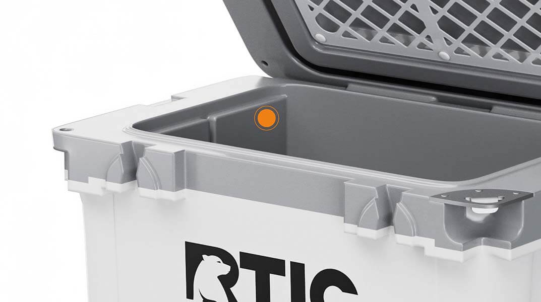 Close up of the gasket on the lid of the RTIC 22QT Ultra-Light Cooler